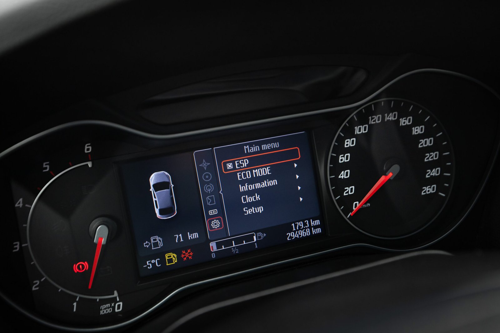 
								FORD S-MAX TITANIUM 2.0D 100KW FACELIFT 7SEATS full									