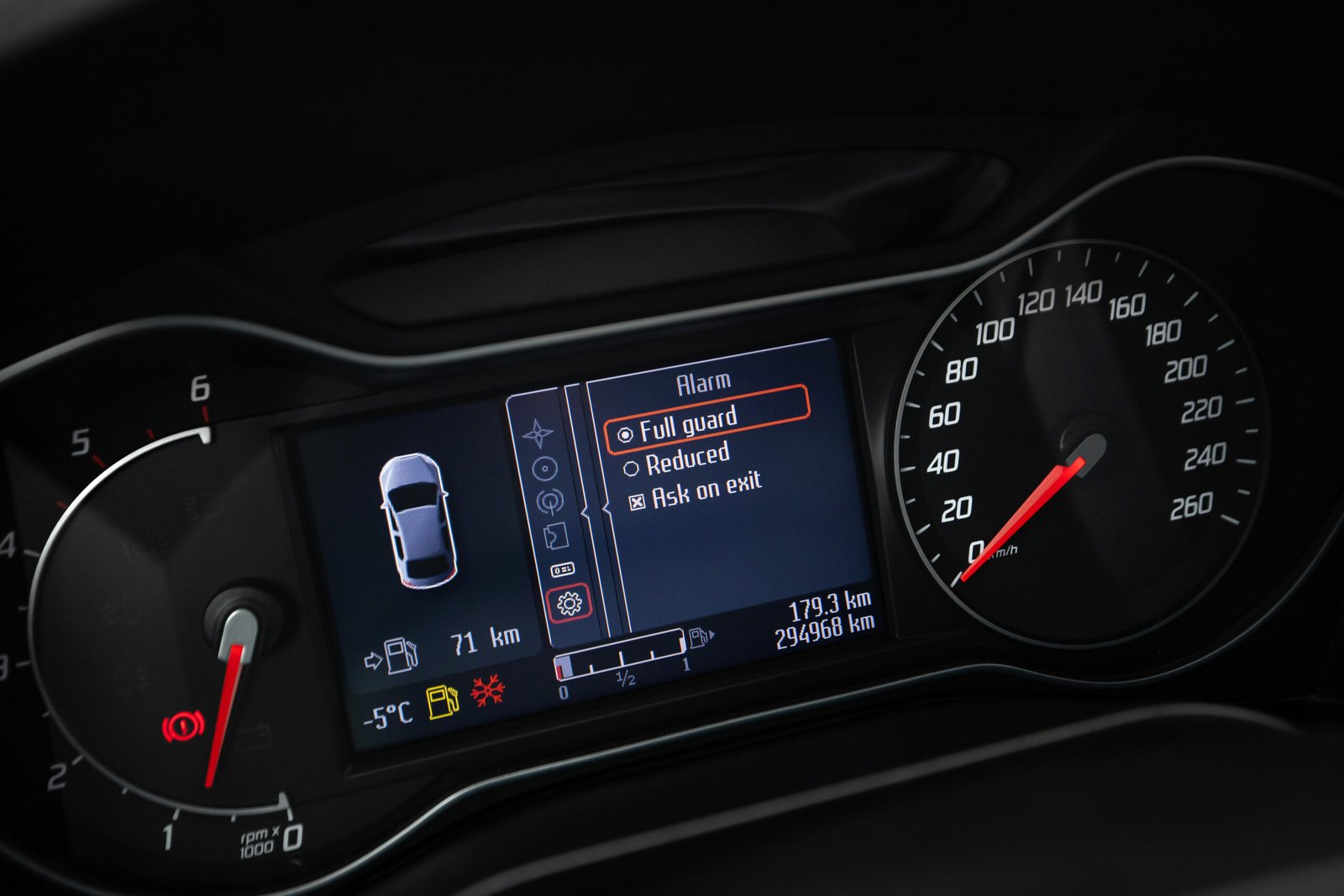 
								FORD S-MAX TITANIUM 2.0D 100KW FACELIFT 7SEATS full									