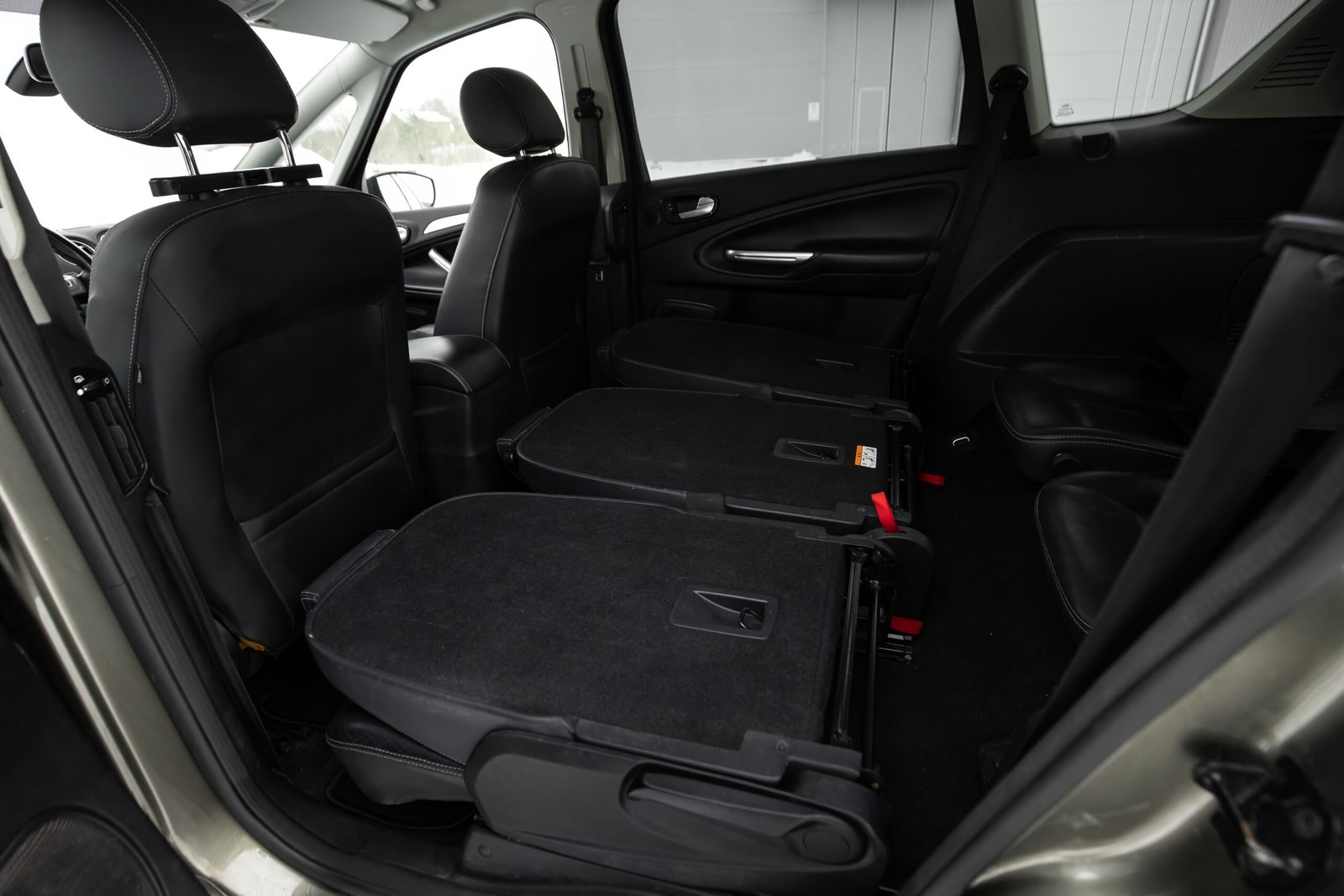
								FORD S-MAX TITANIUM 2.0D 100KW FACELIFT 7SEATS full									