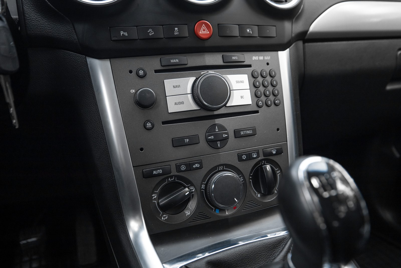 
								Opel Antara Cosmo 2.2CDTi 4×4 full									