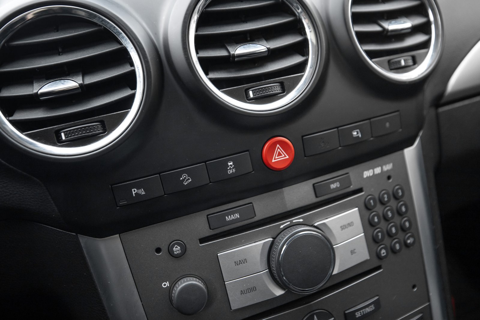 
								Opel Antara Cosmo 2.2CDTi 4×4 full									