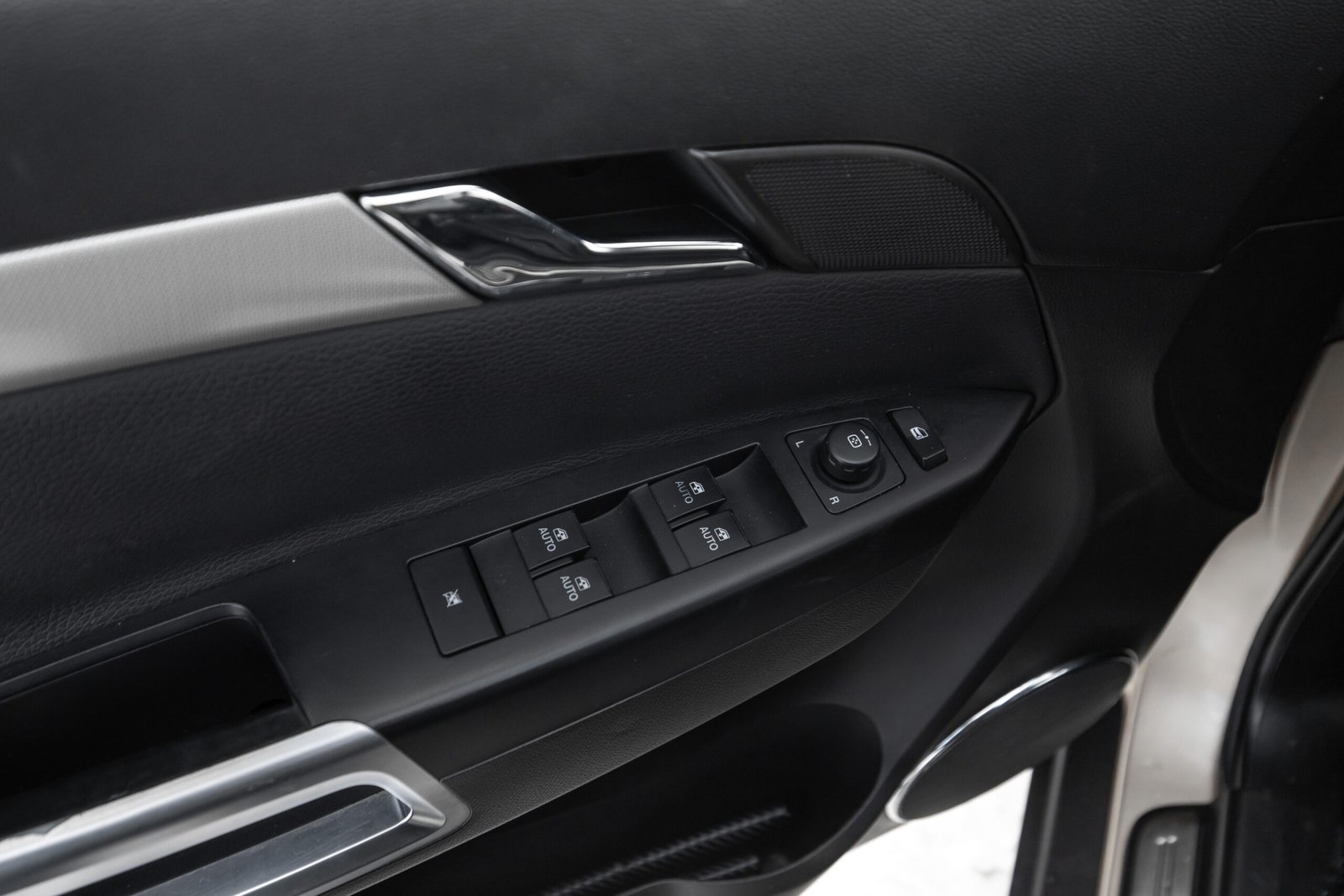 
								Opel Antara Cosmo 2.2CDTi 4×4 full									