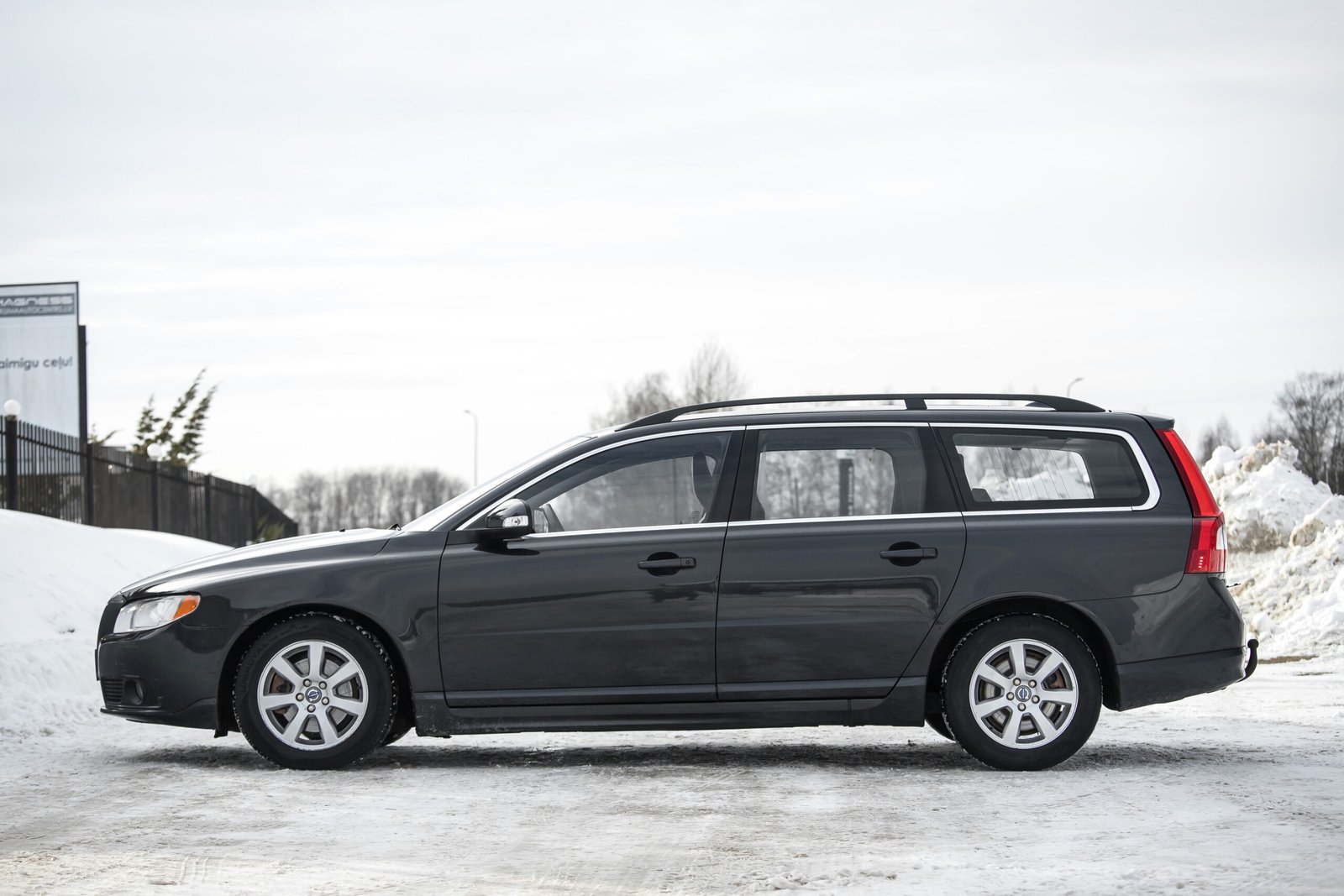 
								VOLVO V70 MOMENTUM 1.6D 85KW FULL OPTIONS full									