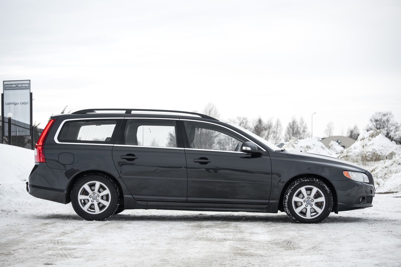 
								VOLVO V70 MOMENTUM 1.6D 85KW FULL OPTIONS full									