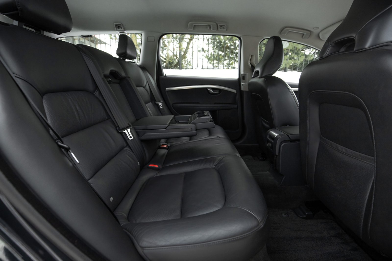 
								VOLVO V70 MOMENTUM 1.6D 85KW FULL OPTIONS full									