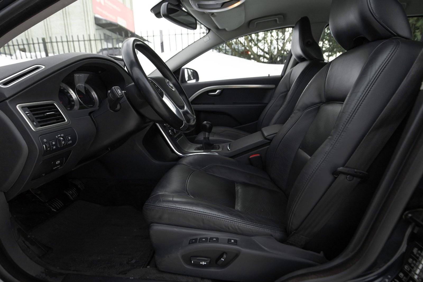 
								VOLVO V70 MOMENTUM 1.6D 85KW FULL OPTIONS full									