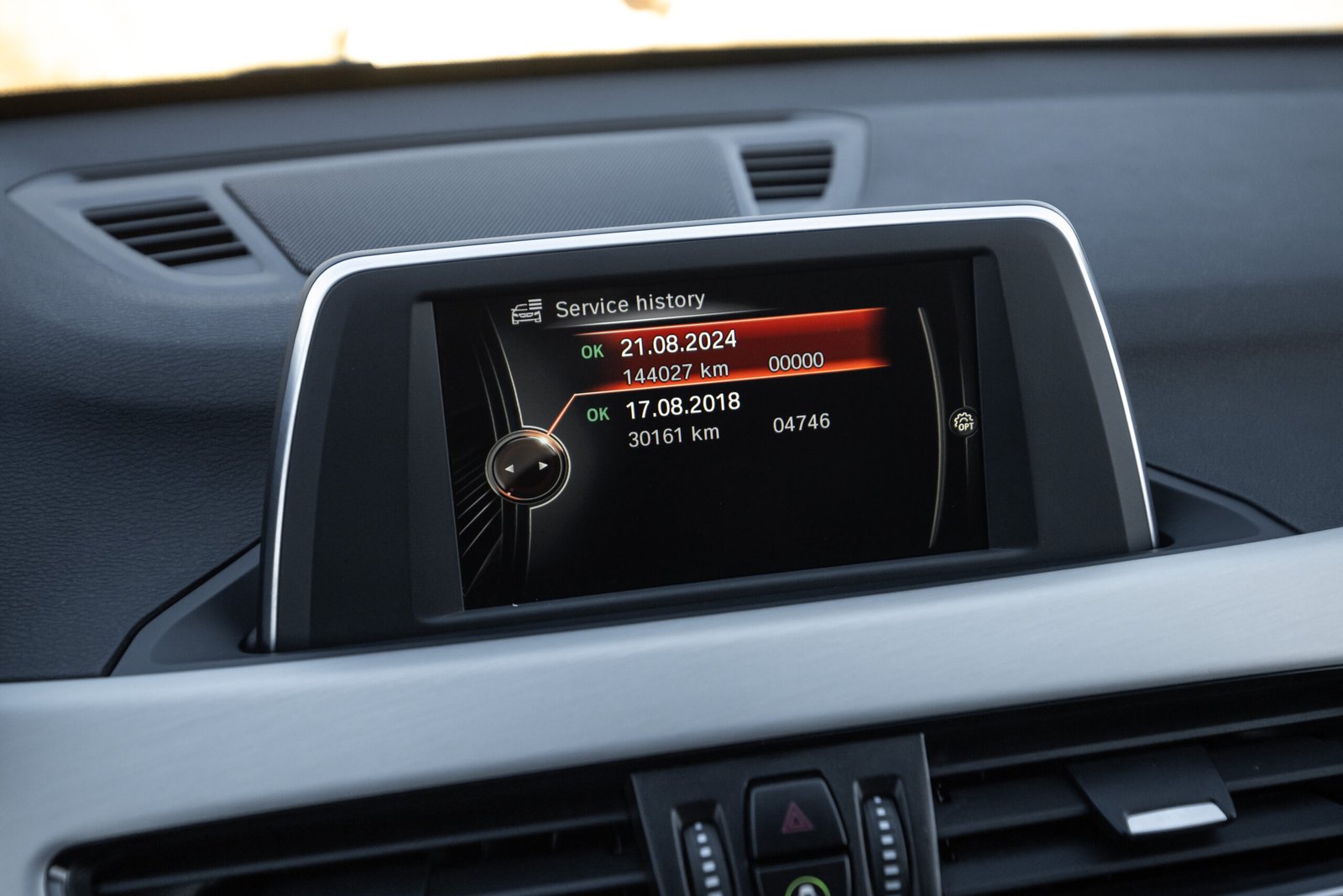 
								BMW X1 2.0D 18D 110KW M-SPORTPAKET FACELIFT full									