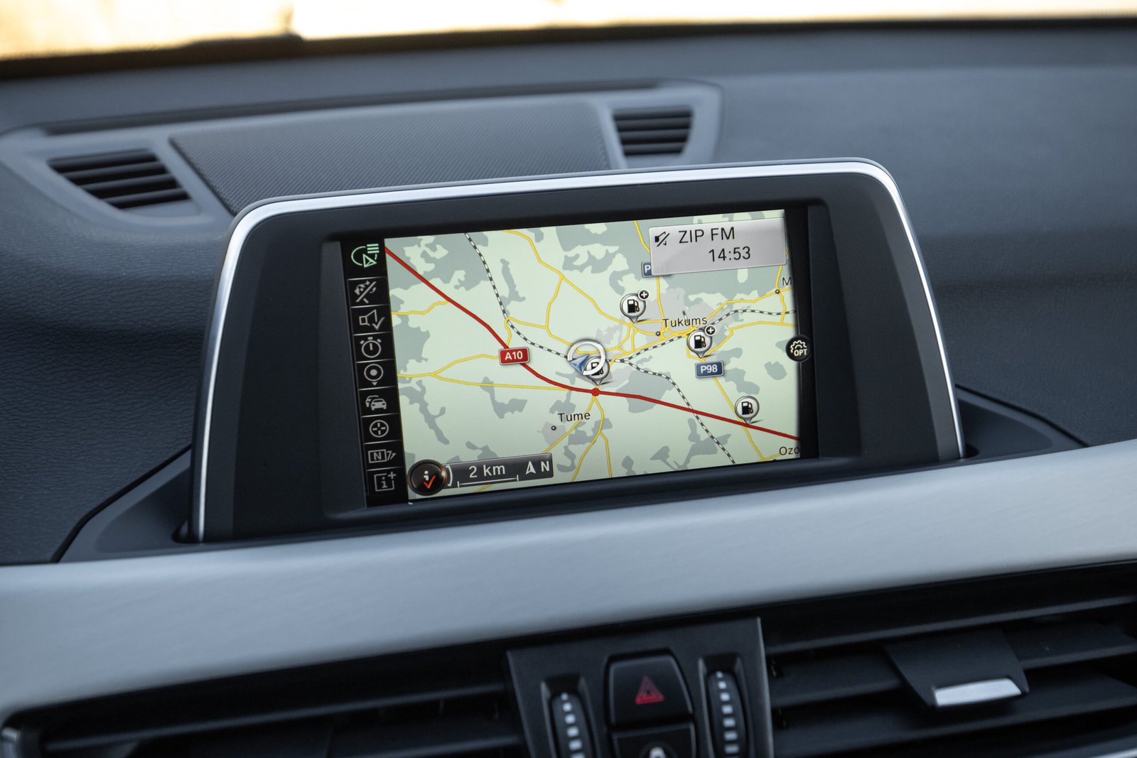 
								BMW X1 2.0D 18D 110KW M-SPORTPAKET FACELIFT full									