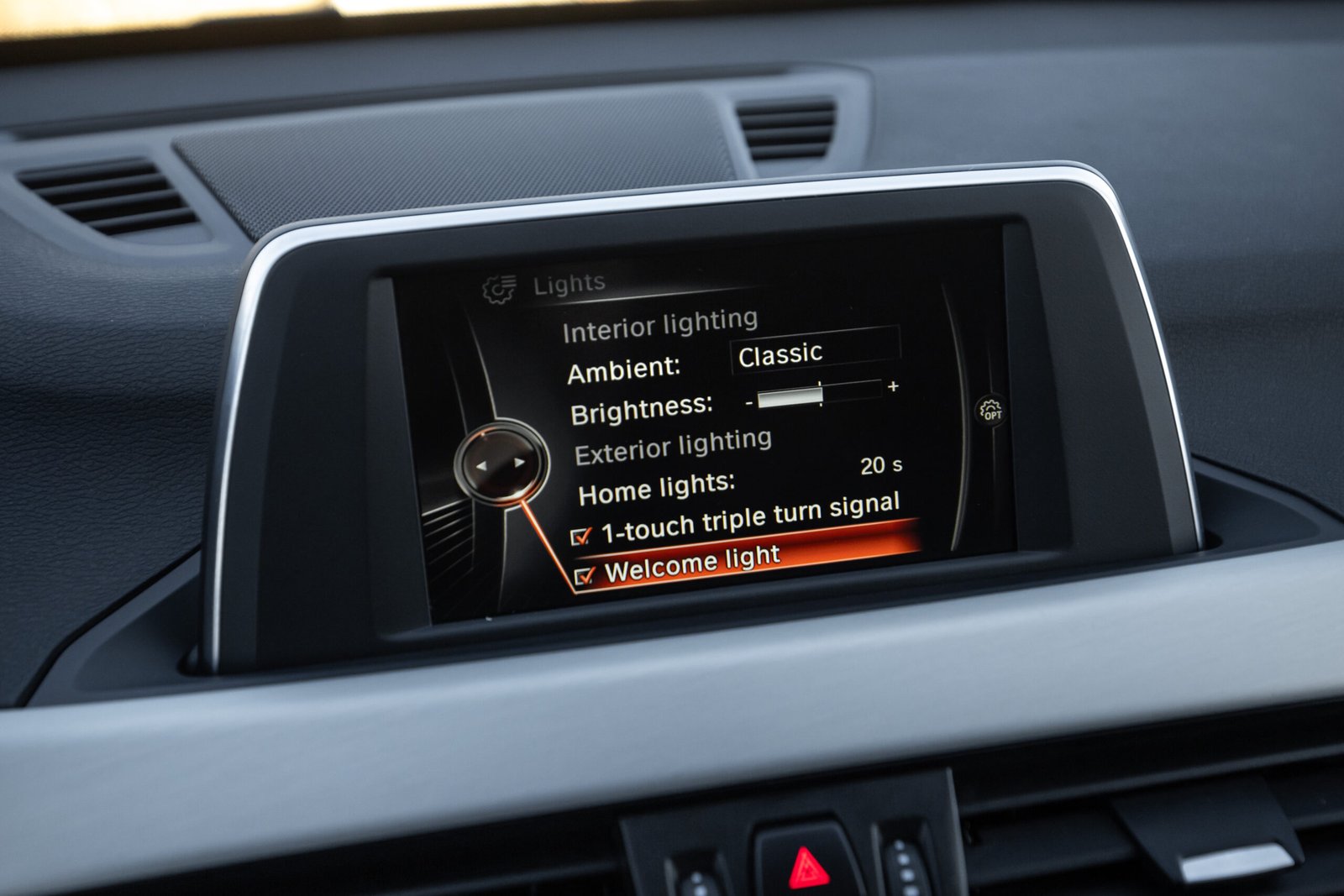 
								BMW X1 2.0D 18D 110KW M-SPORTPAKET FACELIFT full									