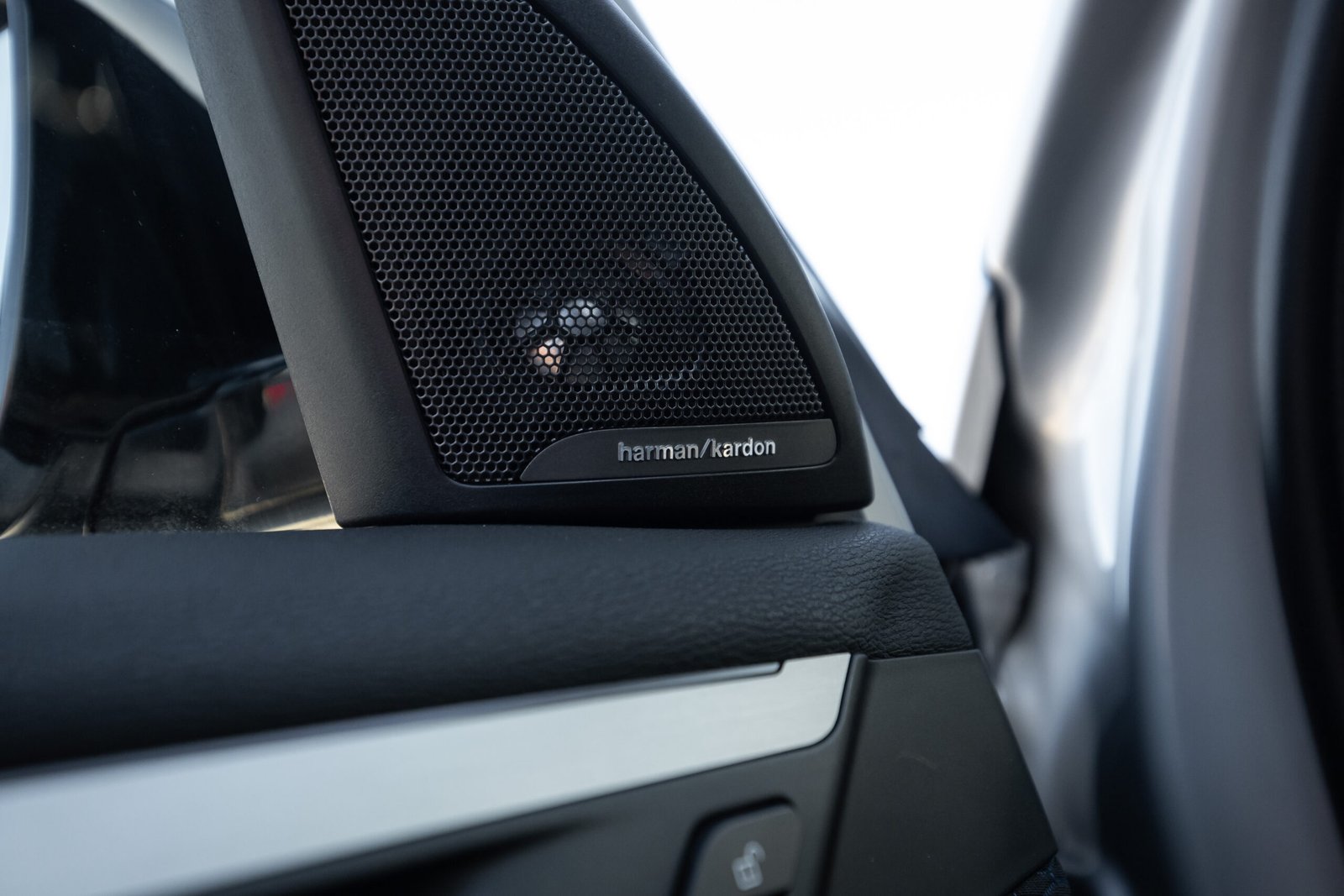 
								BMW X1 2.0D 18D 110KW M-SPORTPAKET FACELIFT full									