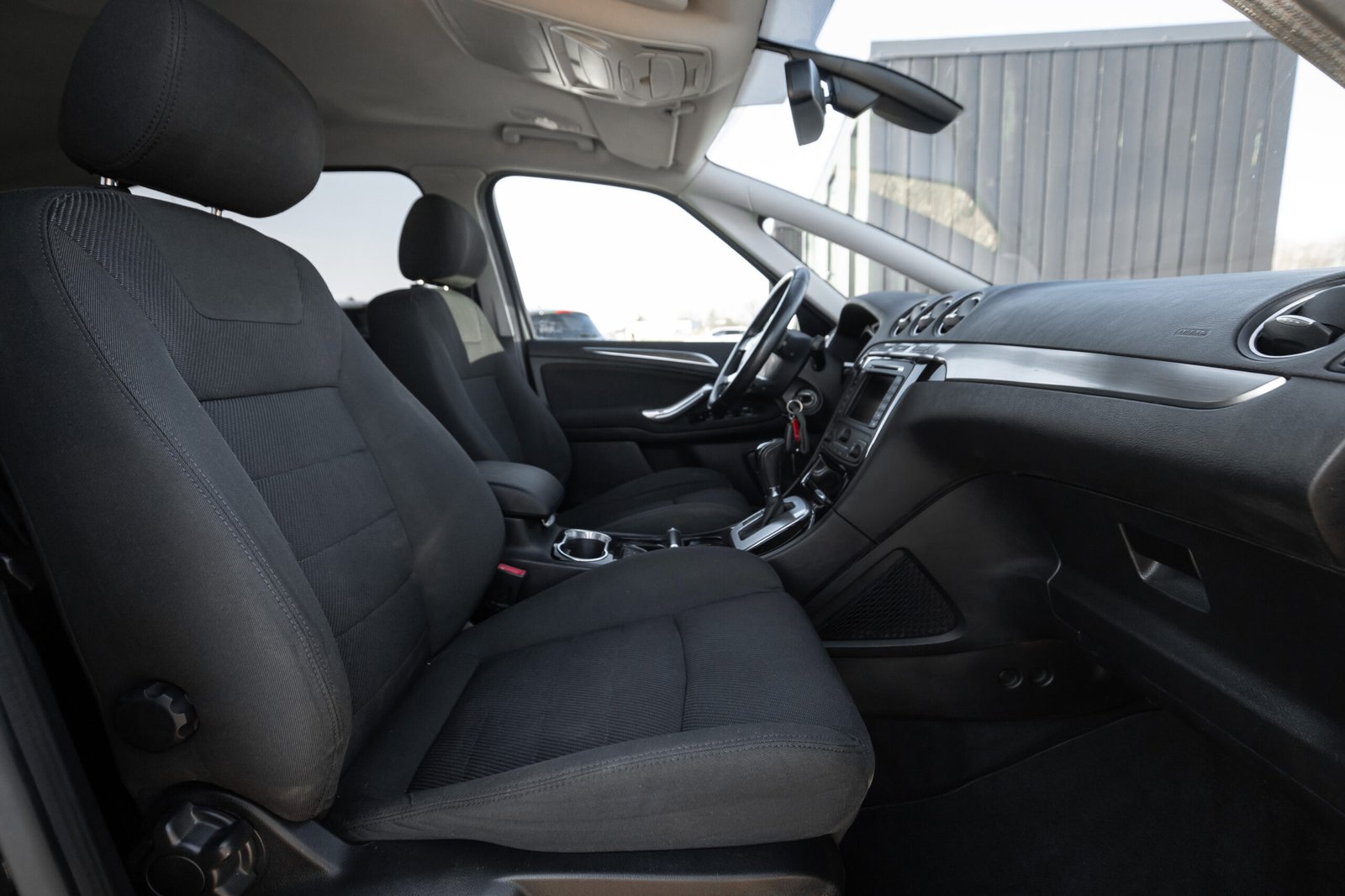 
								FORD S-MAX TITANIUM 2.2D 147KW AUTOMATS PILNAIS full									