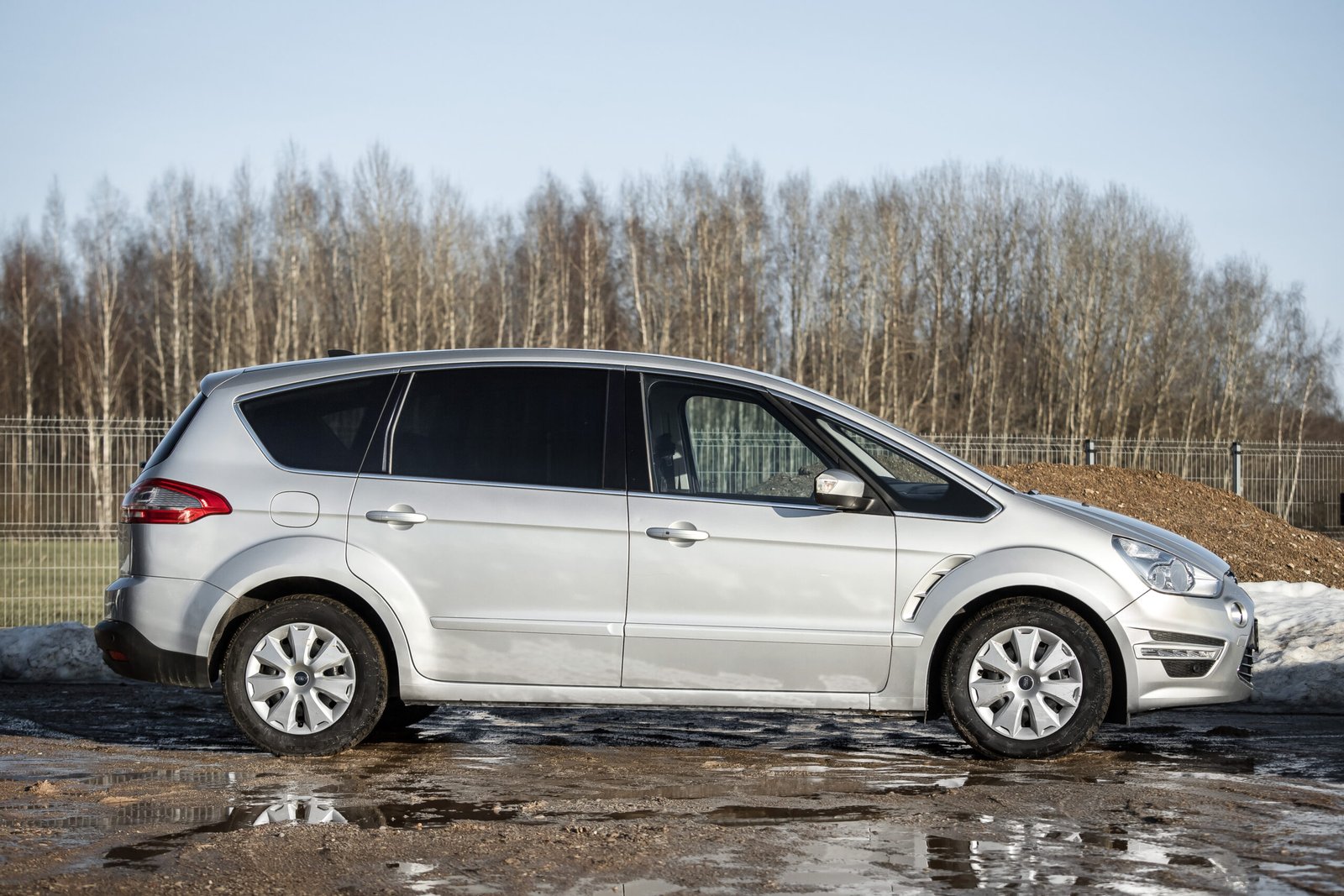 
								FORD S-MAX TITANIUM 2.0D 120KW AUTOMATS full									