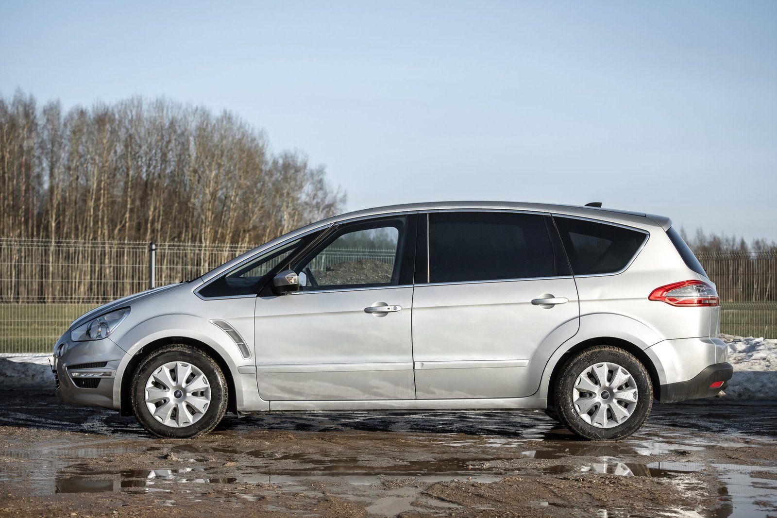 
								FORD S-MAX TITANIUM 2.0D 120KW AUTOMATS full									