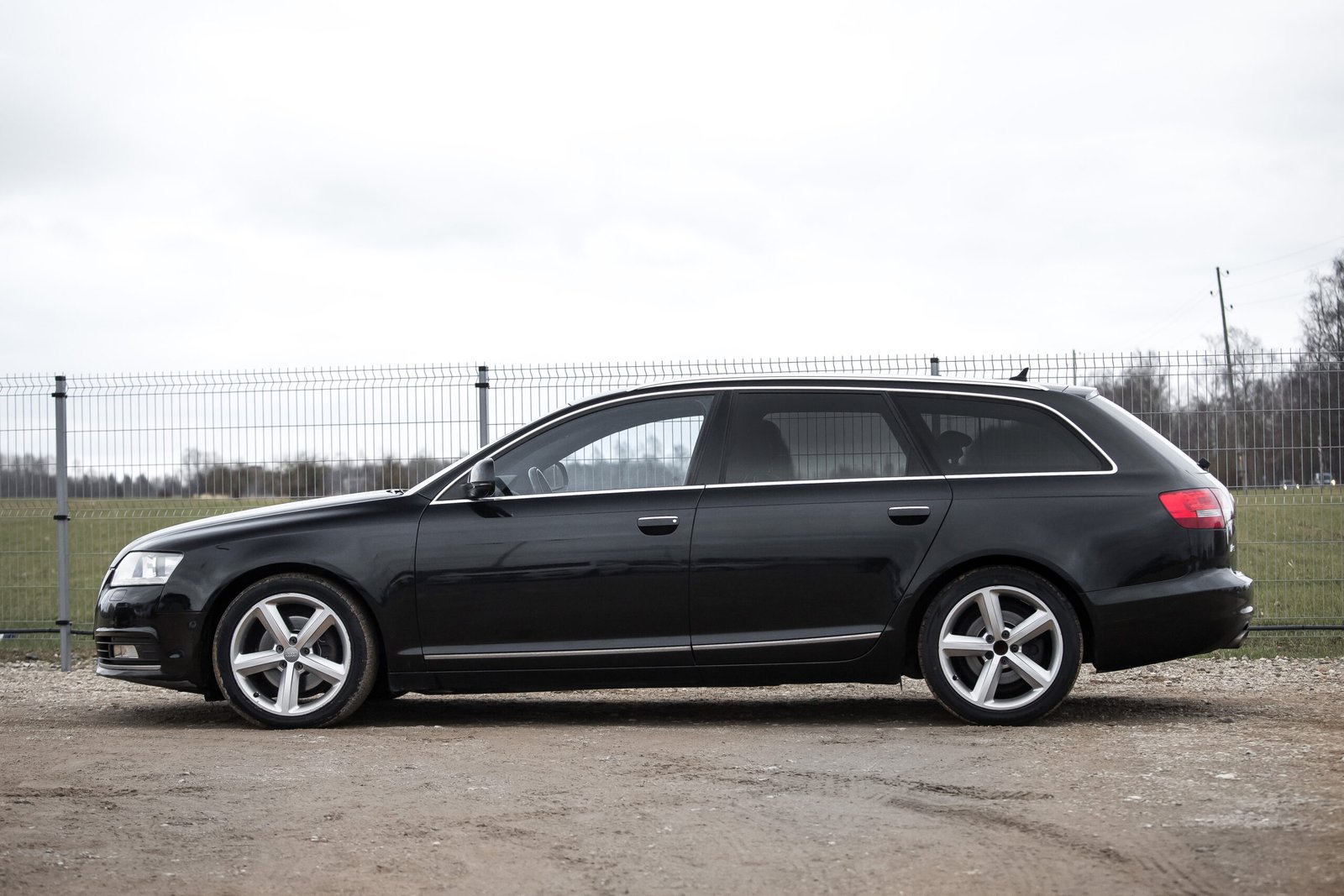 
								AUDI A6 EXCLUSIVE 2.0TDI 100KW full									
