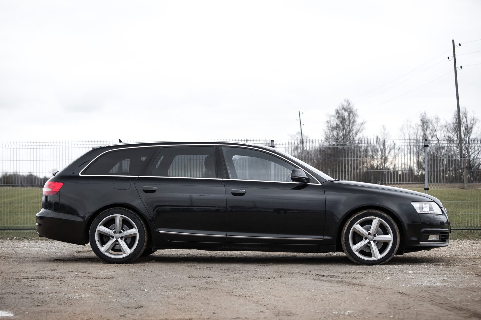 
								AUDI A6 EXCLUSIVE 2.0TDI 100KW full									