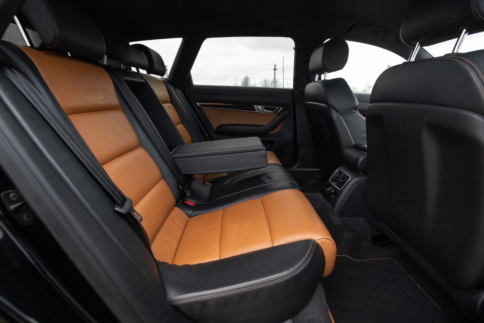 
								AUDI A6 EXCLUSIVE 2.0TDI 100KW full									