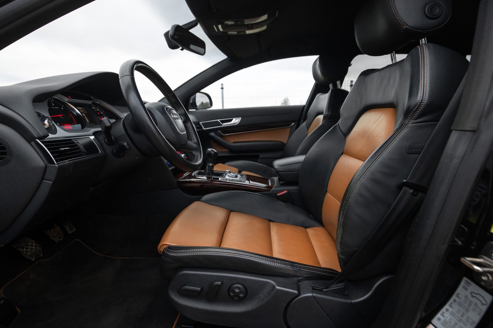 
								AUDI A6 EXCLUSIVE 2.0TDI 100KW full									