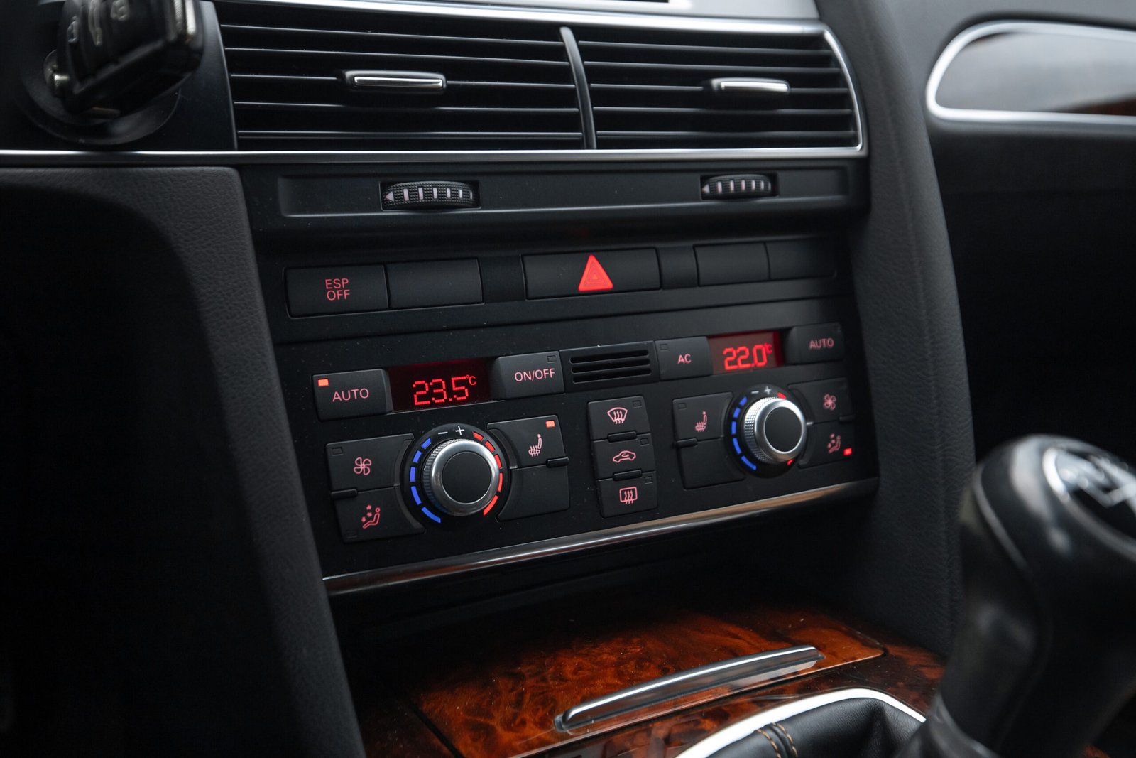 
								AUDI A6 EXCLUSIVE 2.0TDI 100KW full									