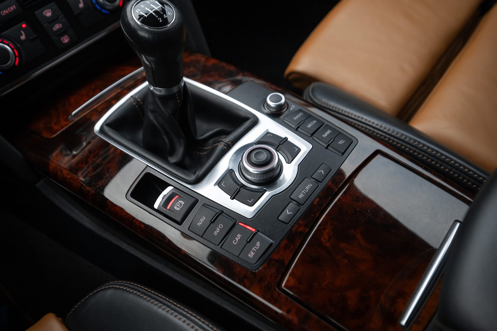 
								AUDI A6 EXCLUSIVE 2.0TDI 100KW full									