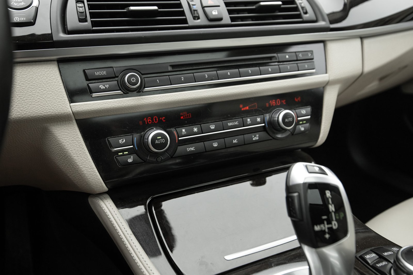 
								BMW 525D FACELIFT 2.0D 160KW full									