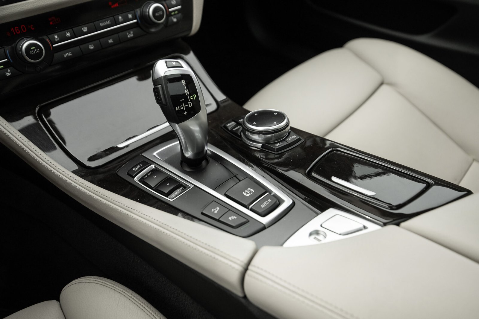 
								BMW 525D FACELIFT 2.0D 160KW full									