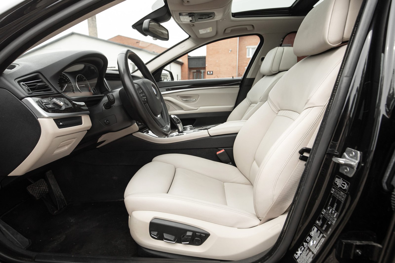 
								BMW 525D FACELIFT 2.0D 160KW full									